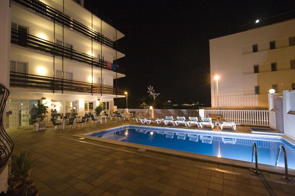Es Mitjorn Hotel San Antonio  Buitenkant foto