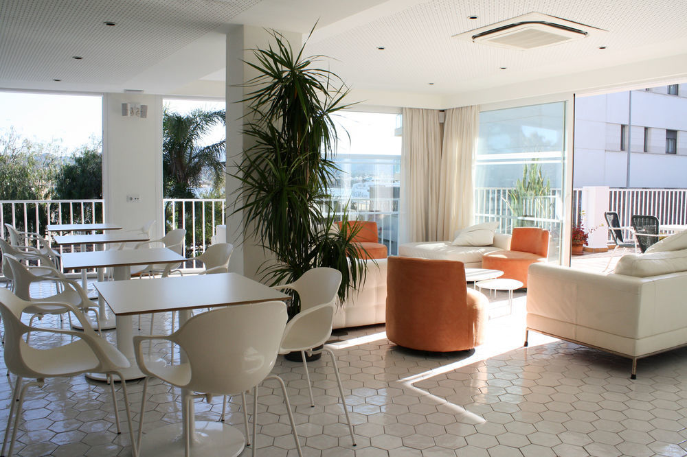 Es Mitjorn Hotel San Antonio  Buitenkant foto