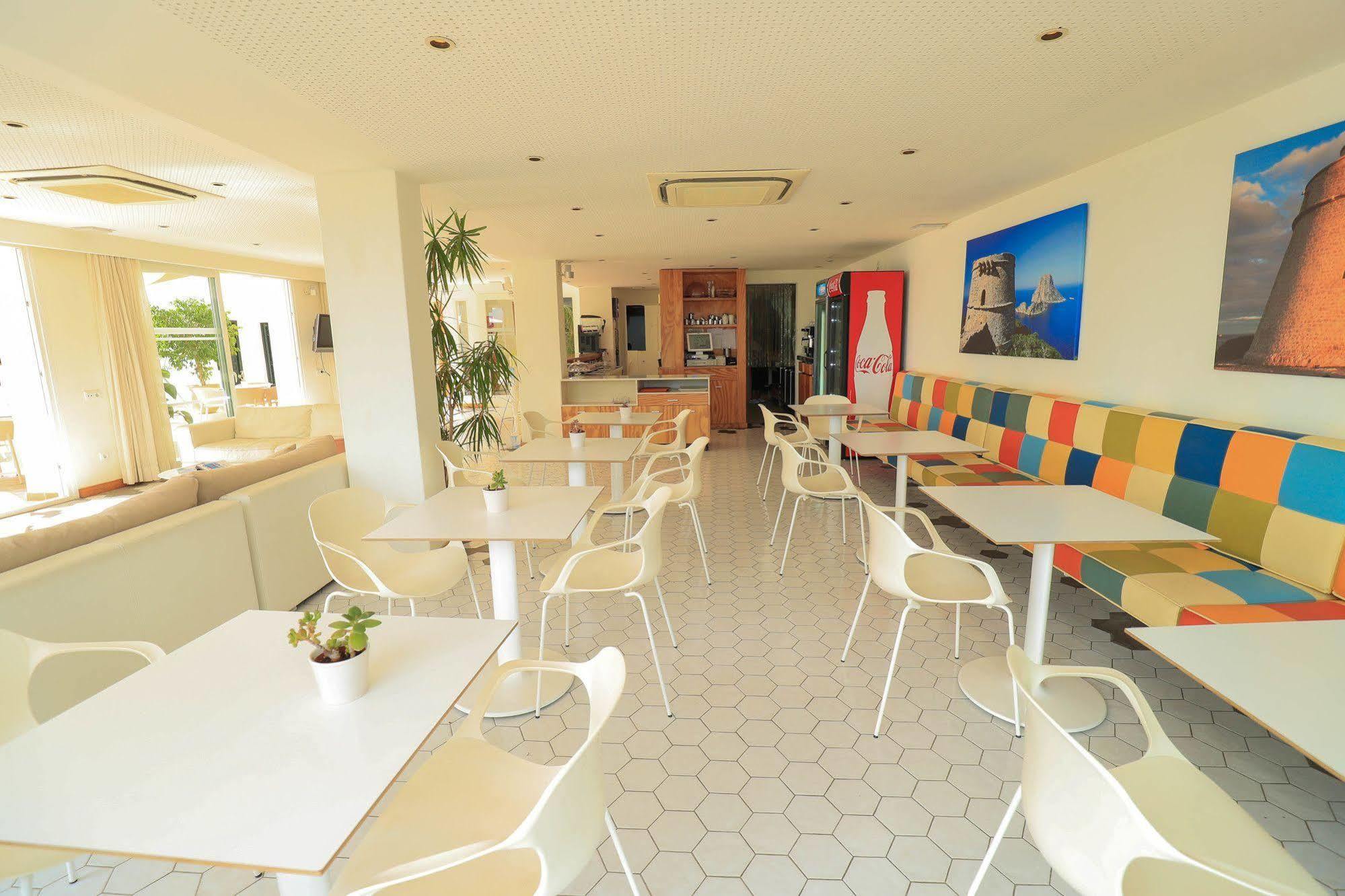 Es Mitjorn Hotel San Antonio  Buitenkant foto