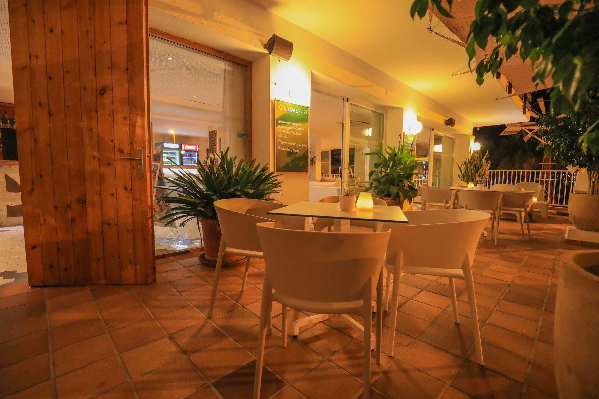 Es Mitjorn Hotel San Antonio  Buitenkant foto